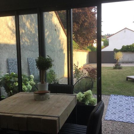 Le Clos De La Tour Luaran gambar